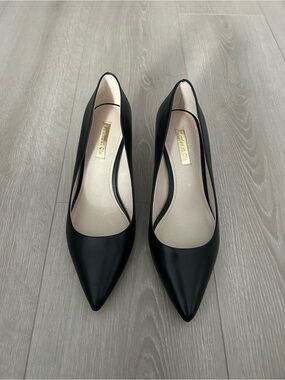 Louise et Cie Black Pointed-Toe Pumps